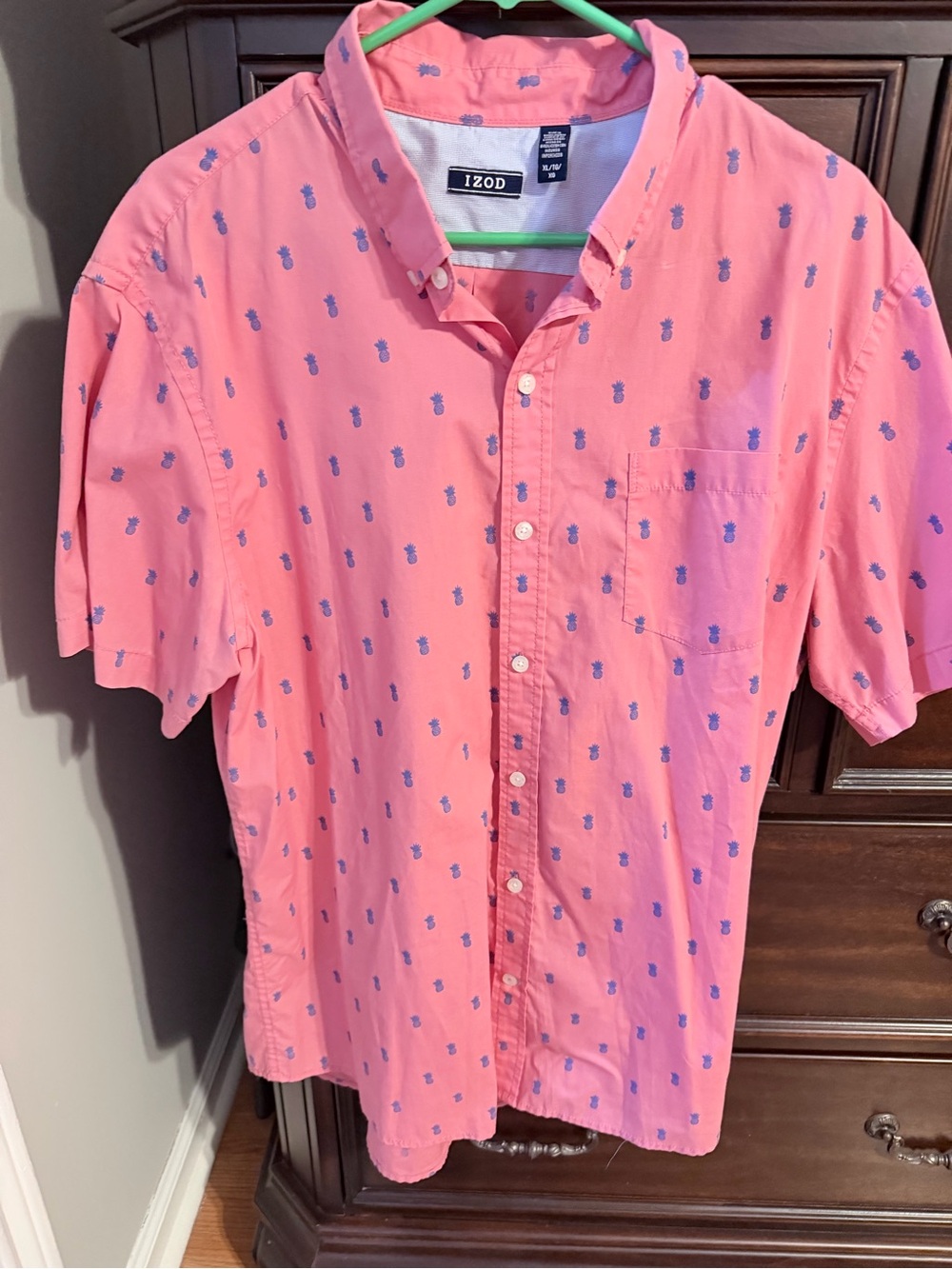 Izod Men’s Pink Short-Sleeve Button-Down Shirt with Blue Pineapple Print
